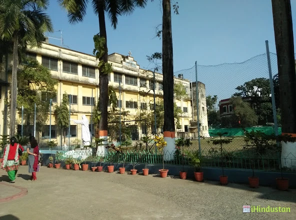 St. Thomas' Church School, Howrah - Logo