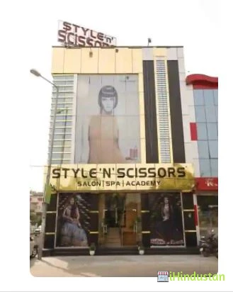 Style N Scissors - Logo