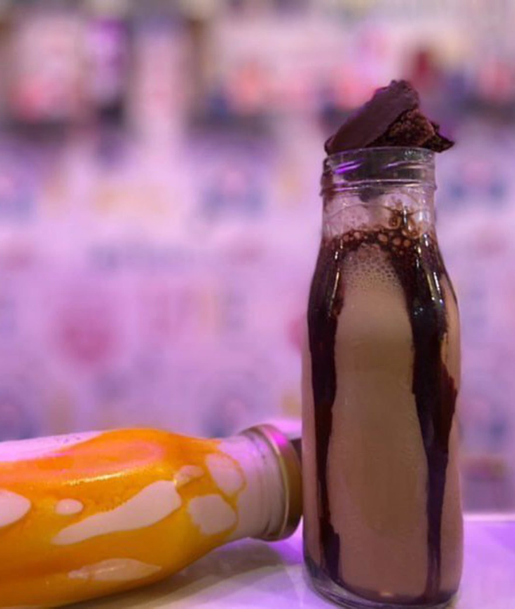 SUGAR RUSH- SOFTY, SHAKES & WAFFLE BAR - Logo