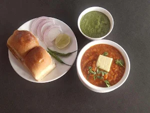 Sumo Chinese Vada Pav - Cover photo