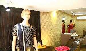 Surangi Designerz - Logo