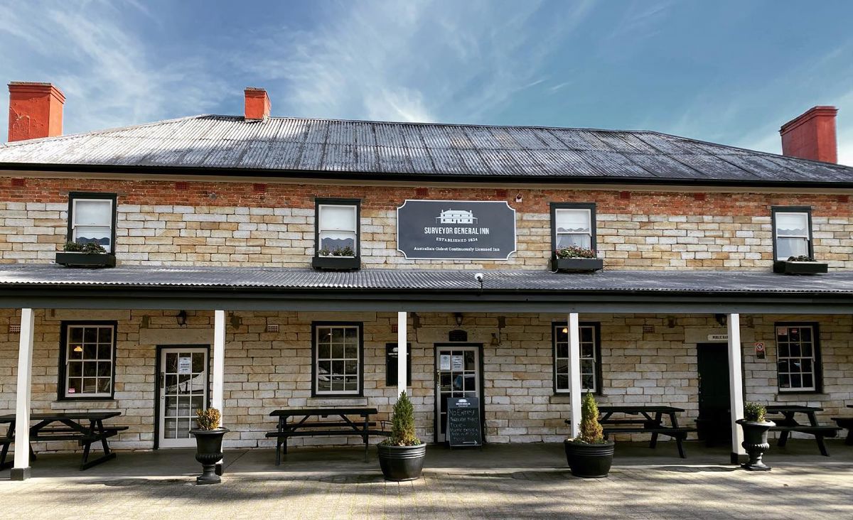 Surveyor General Inn - Logo