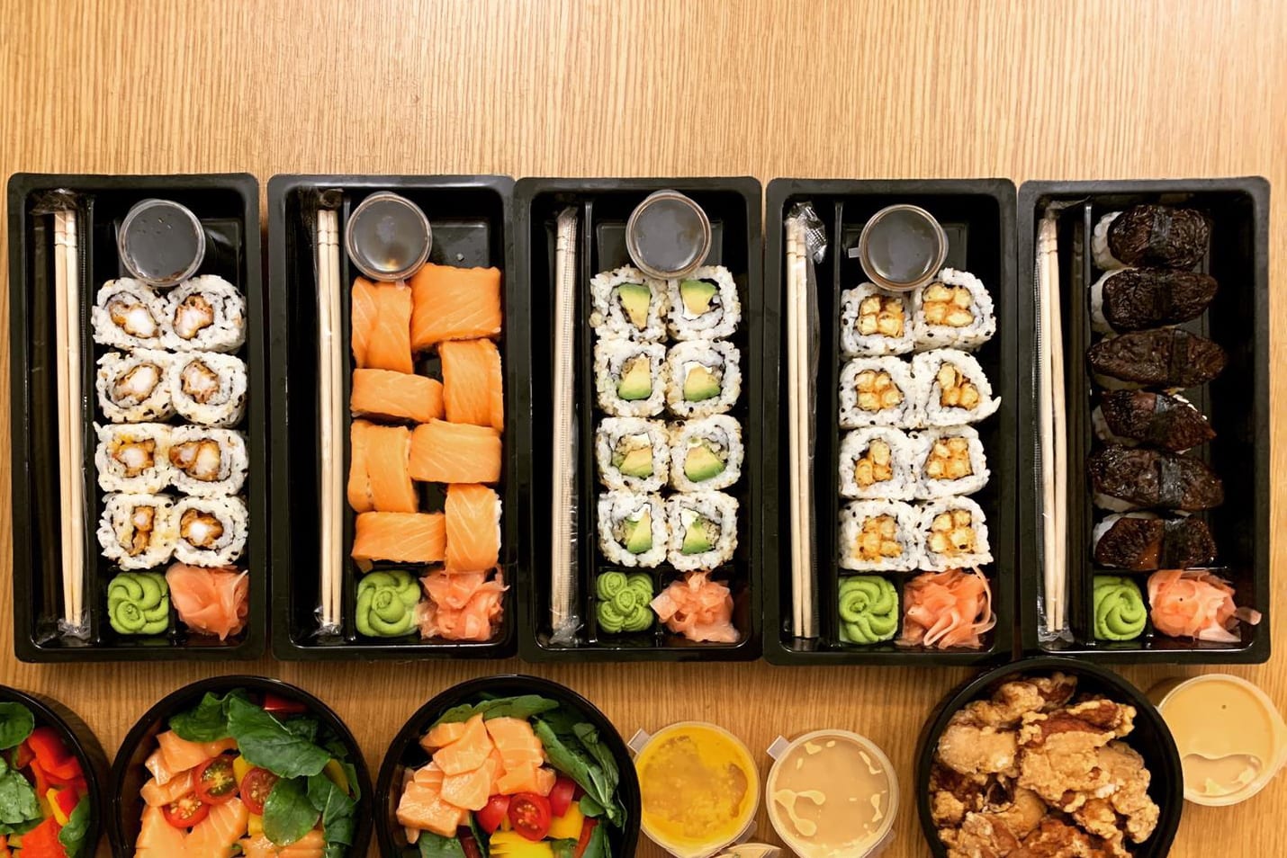 Sushi and More - Logo