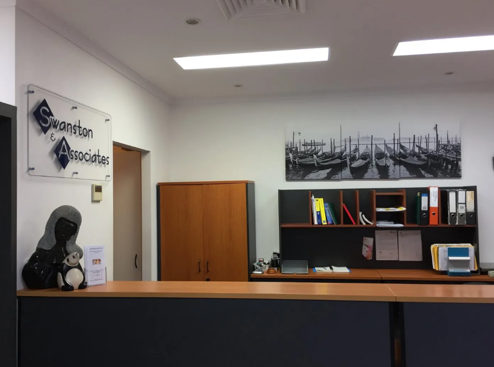 Swanston & Associates Lawyers - Logo