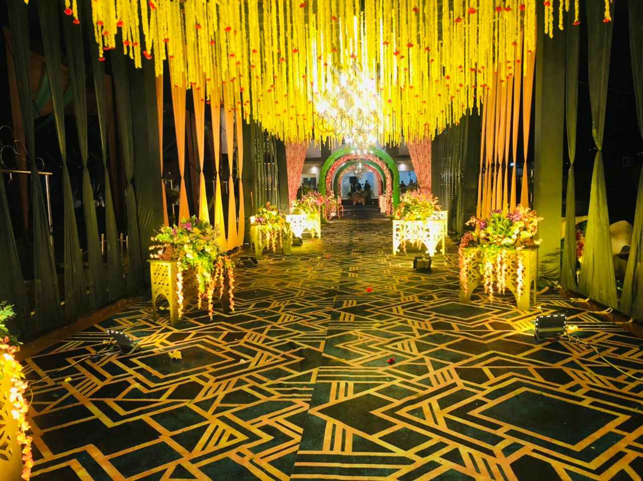 Taj Delhites - Cover photo