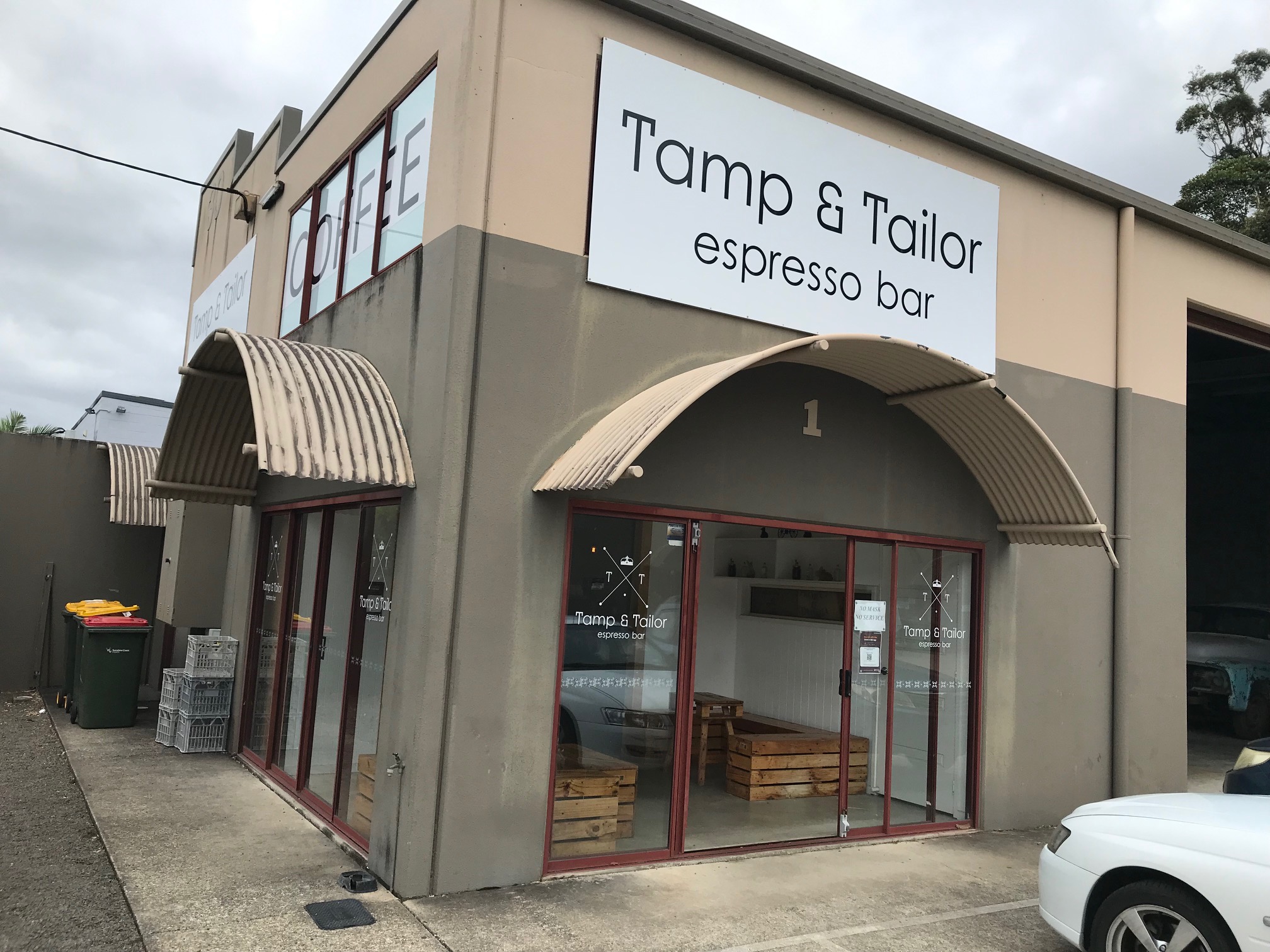 Tamp & Tailor Espresso Bar - Logo