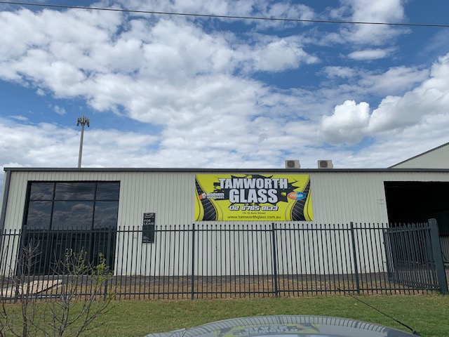 Tamworth Glass - Logo