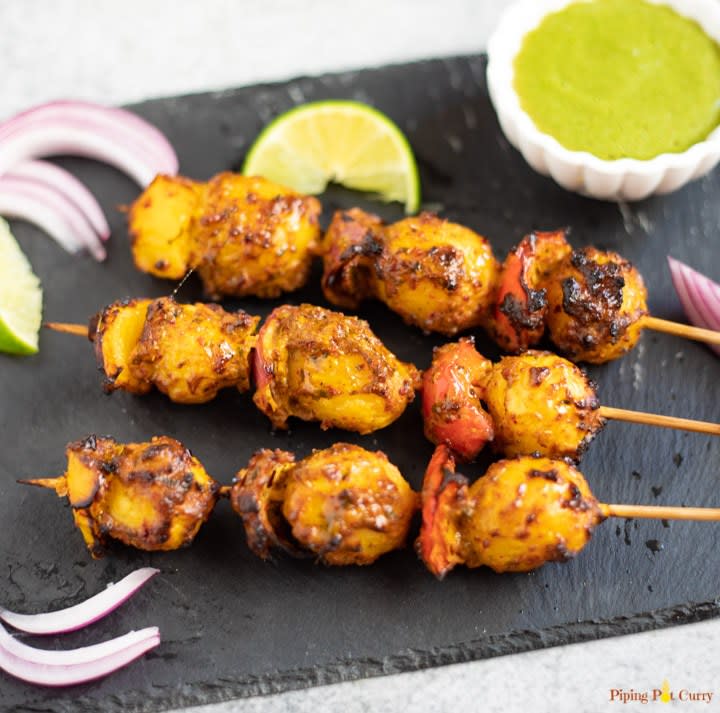 TANDOOR ON WHEELS - Logo