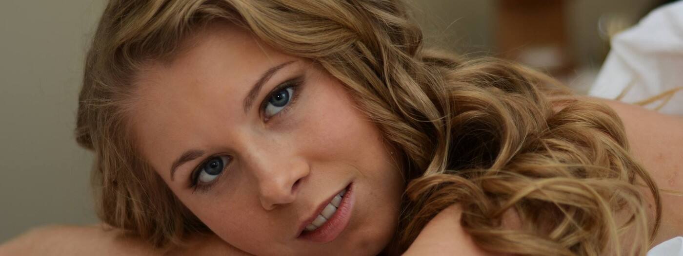Tania Hastings Makeup - Cover photo