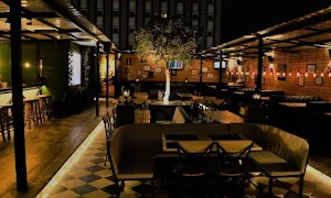 Tap House Brewpub & Kitchen - Logo