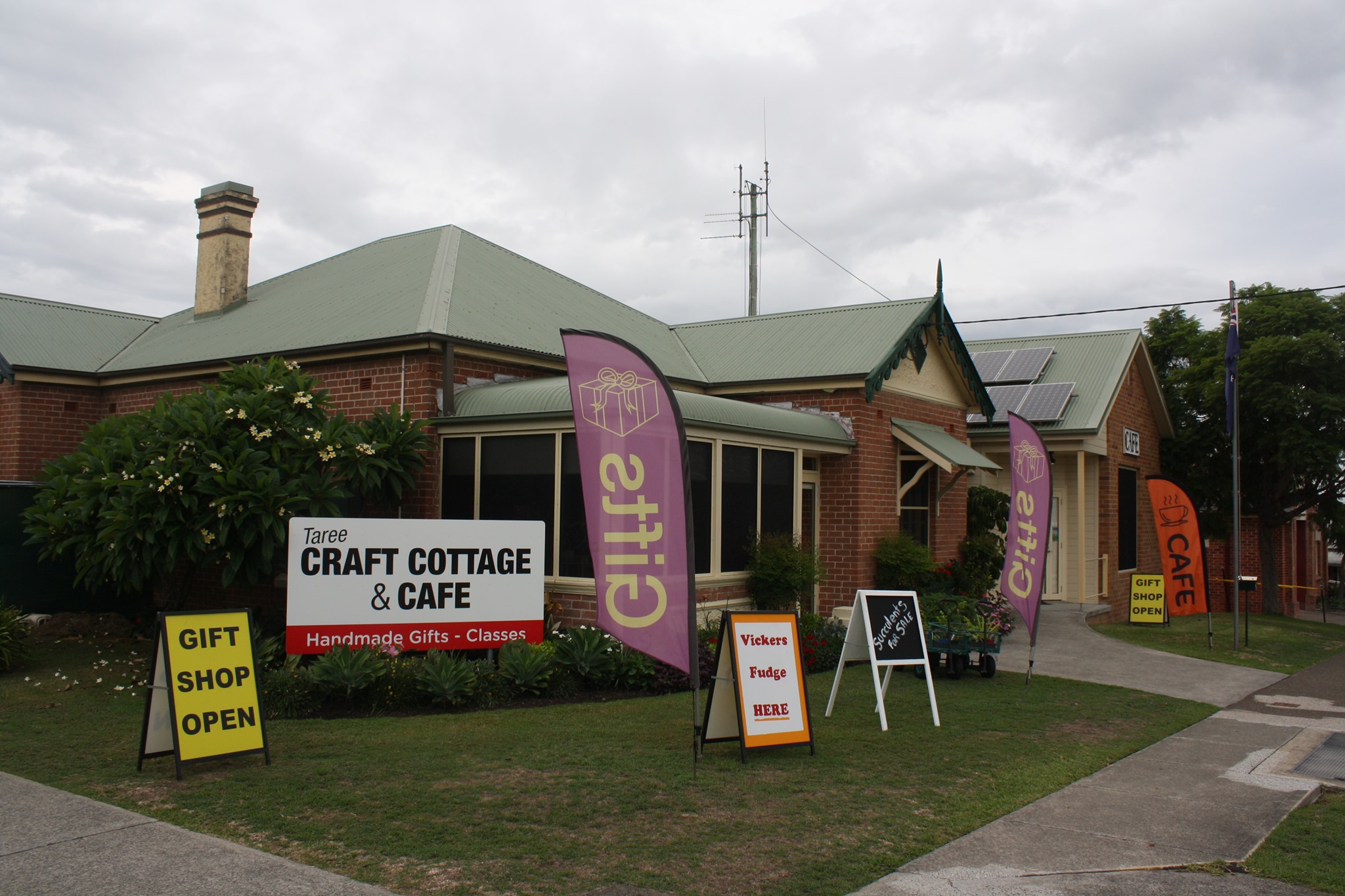 Taree Craft Centre Inc - Logo