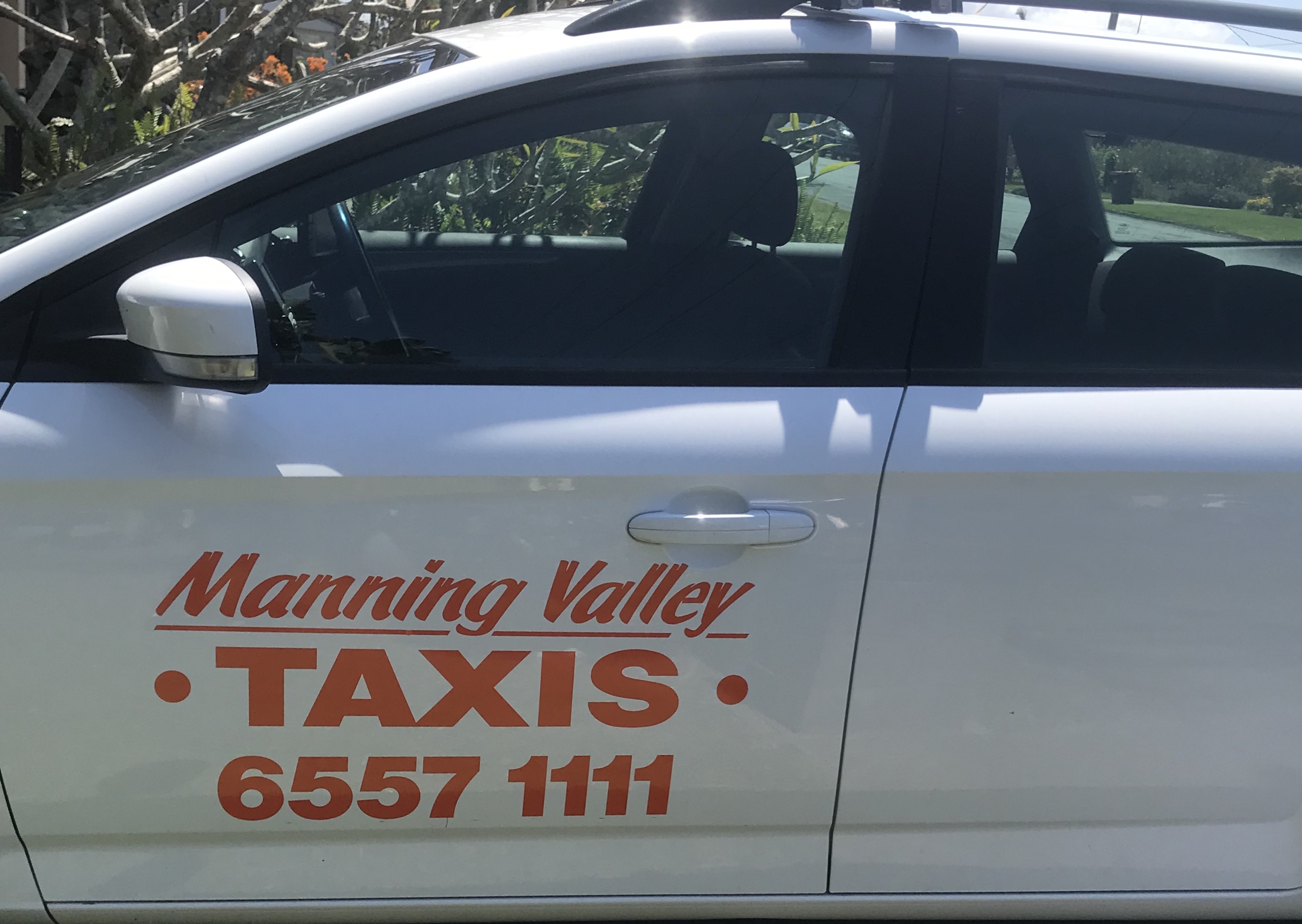 TAREE TAXI CABS - Logo