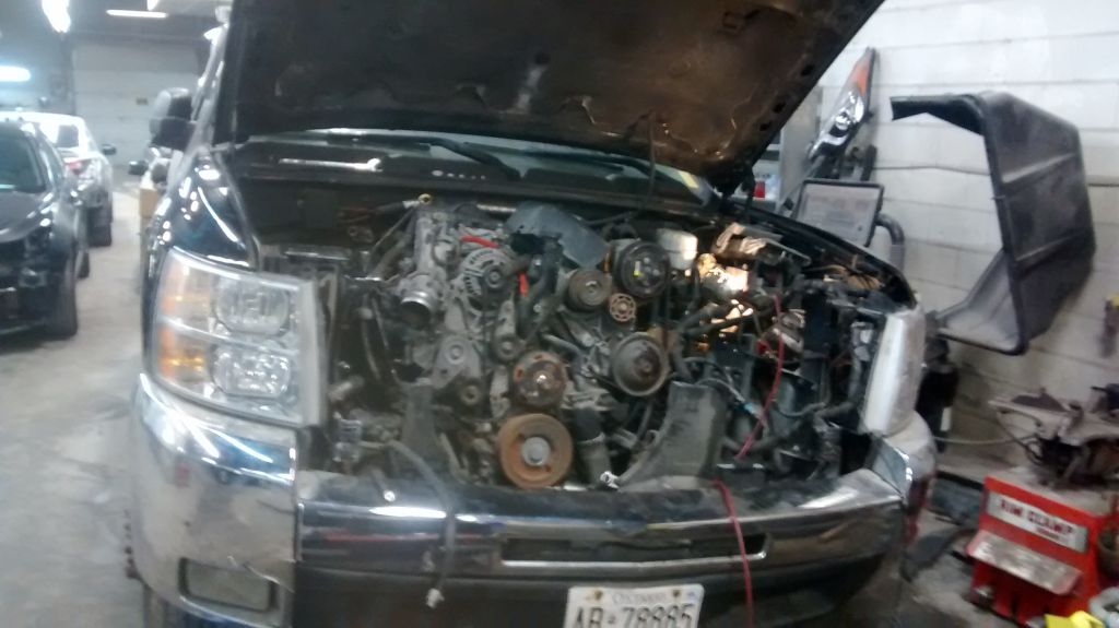 Taurus Auto Mechanic - Logo