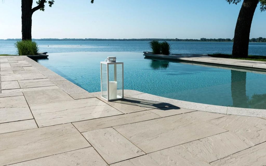 Techo-Bloc - Logo