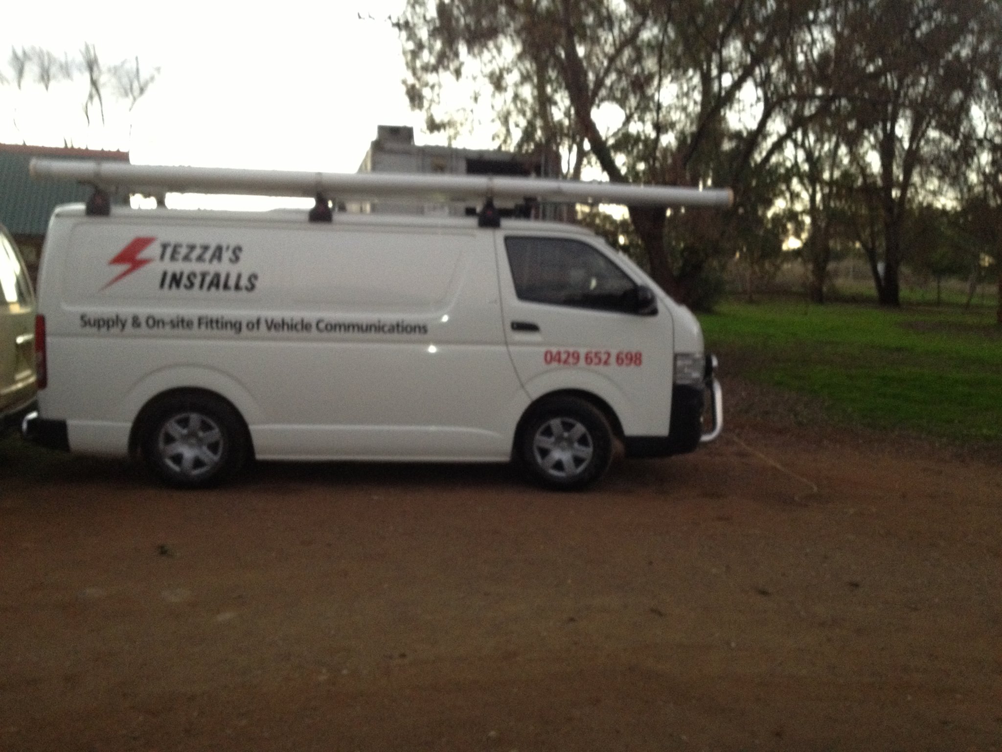 Tezza's Installs - Logo