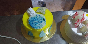 The Cake House - Logo