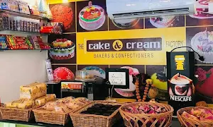 The Cake & Cream Factory - Logo