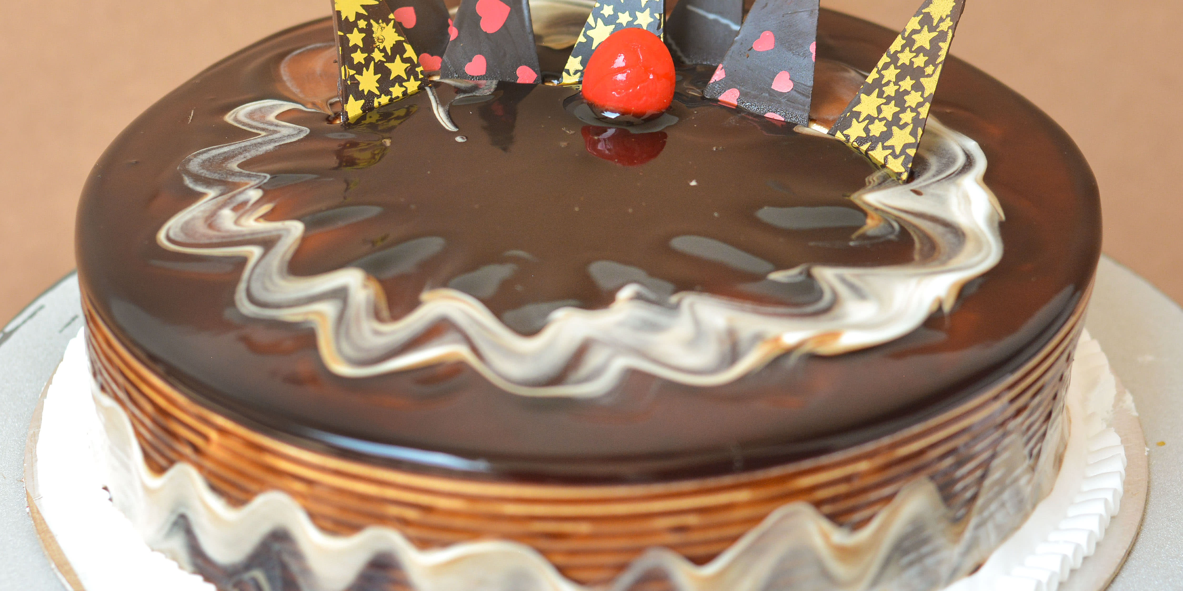 The Cakelicious Factory - Logo