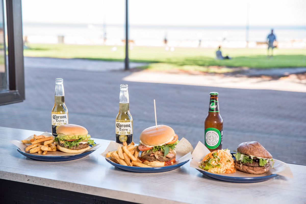 The Grand Bar @ Stamford Grand Glenelg - Logo