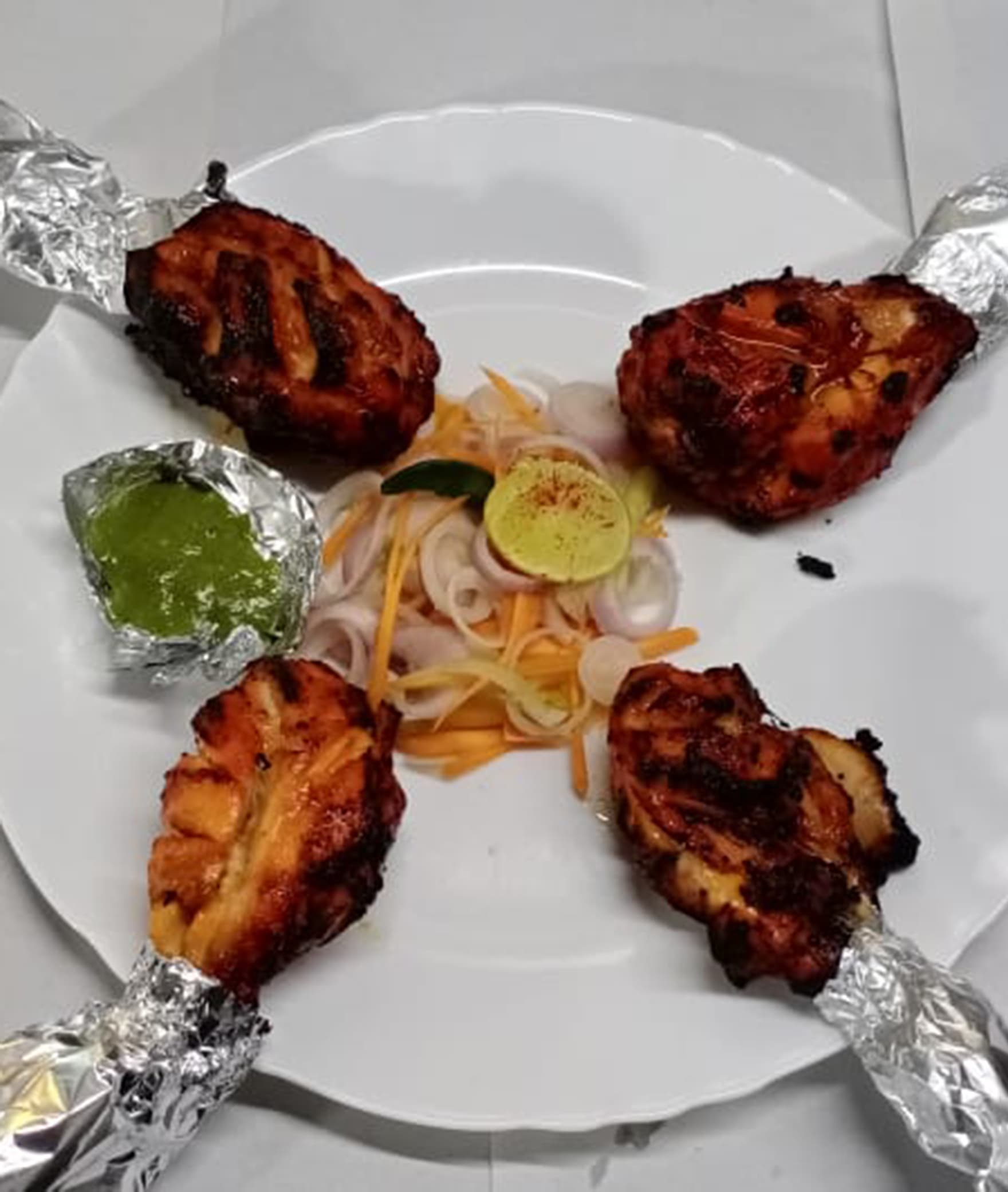 THE HUNGRILLS KITCHEN - Logo