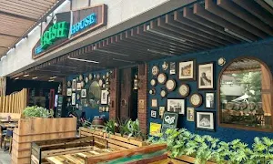 The Irish House - Logo