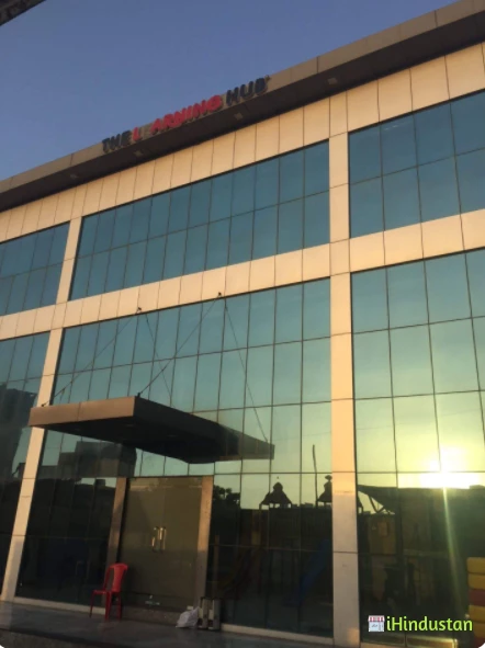 The Learning Hub School - Logo