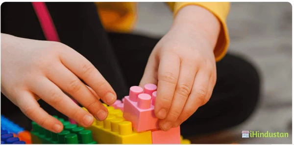 The Pelican Play School - International Montessori - Logo