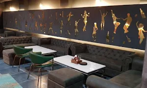 The People Lounge - Logo