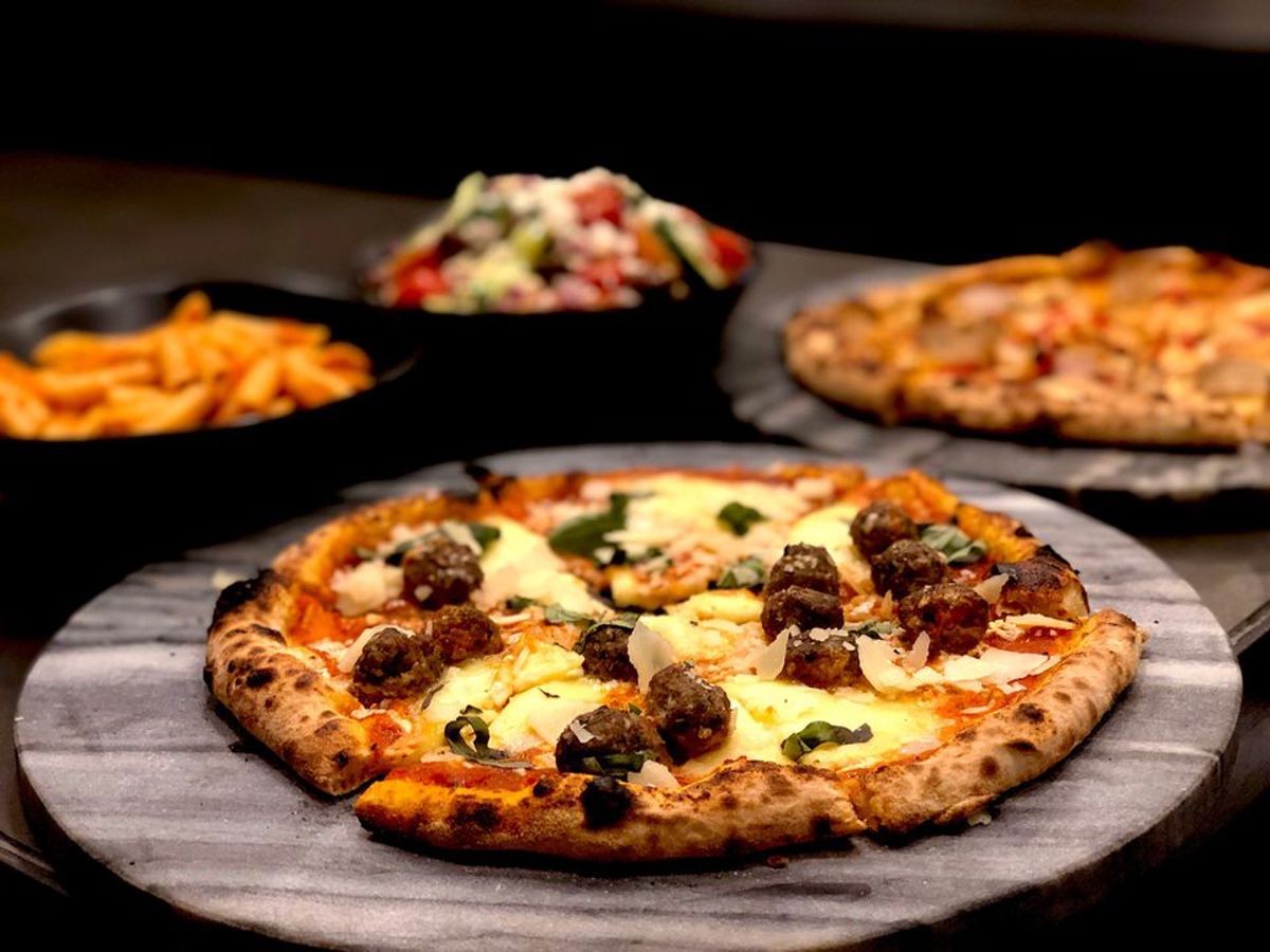 The Pizza Lounge - Logo