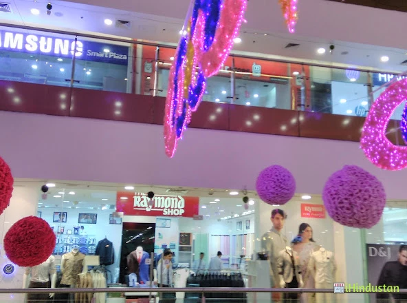 The Raymond Shop - Logo