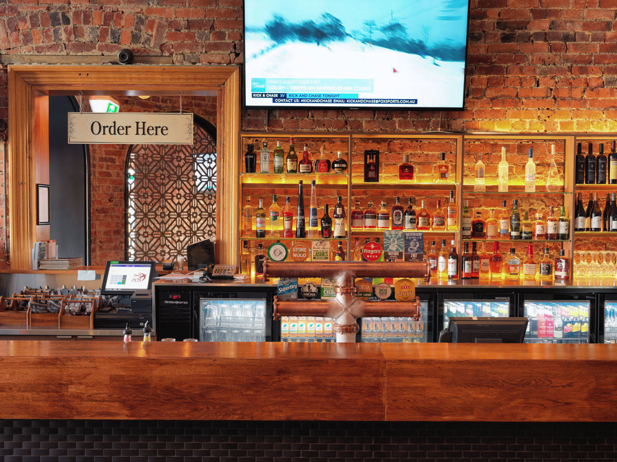 The Red Brick Hotel - Logo