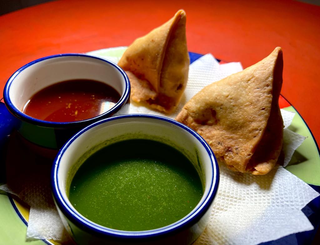 THE RIGHT CHOICE OF SAMOSA - Logo