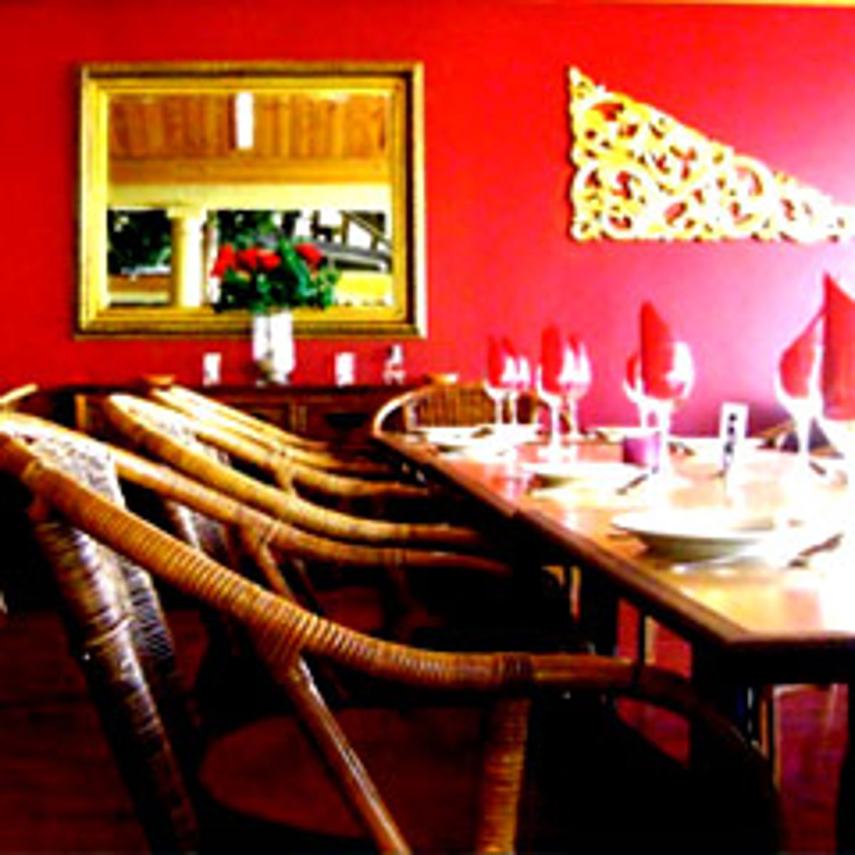 The Rise Restaurant & Cafe - Logo