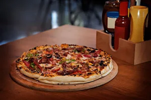 The Royal Pizzaholics - Logo
