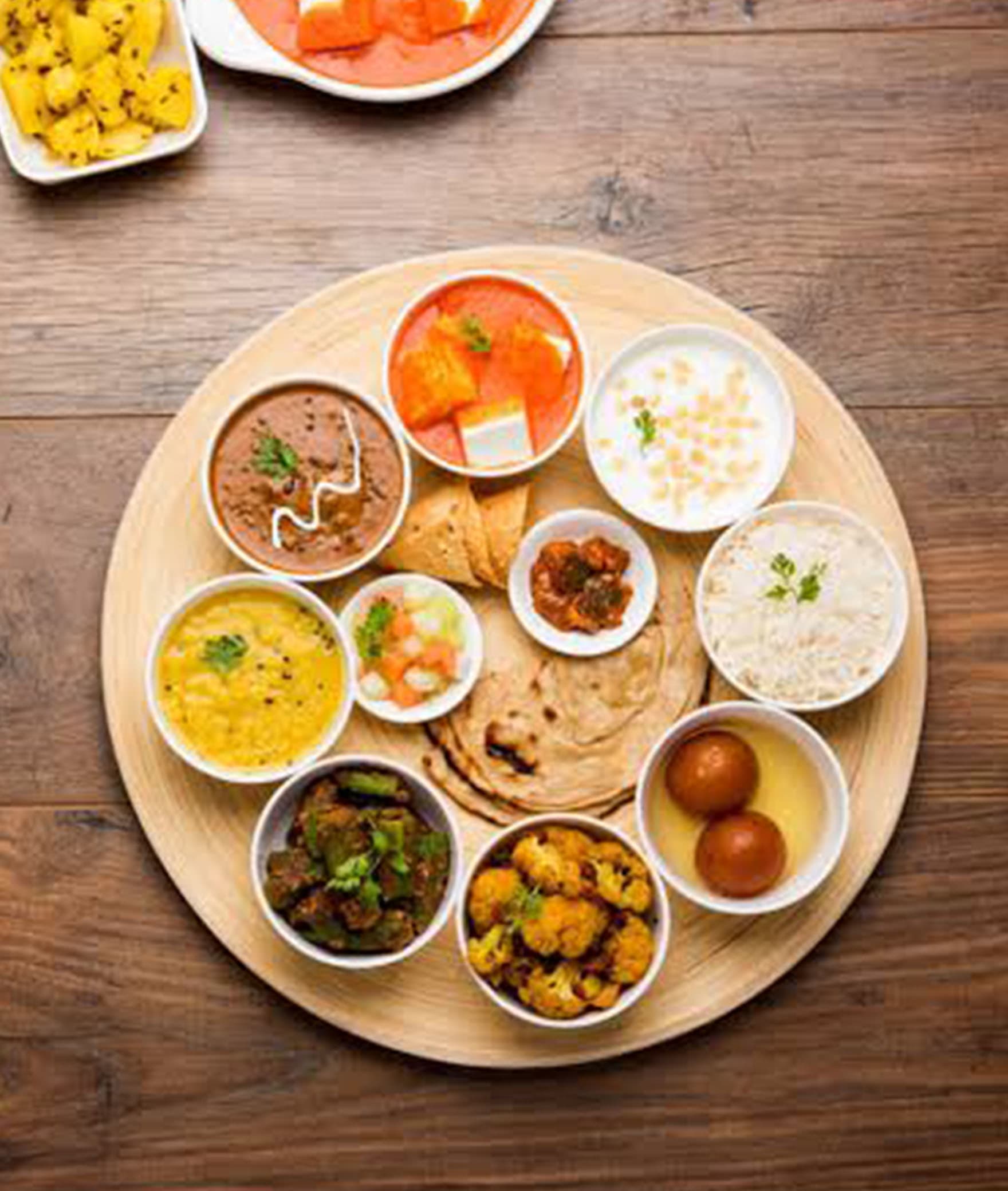 THE ROYAL THALI'S - Logo