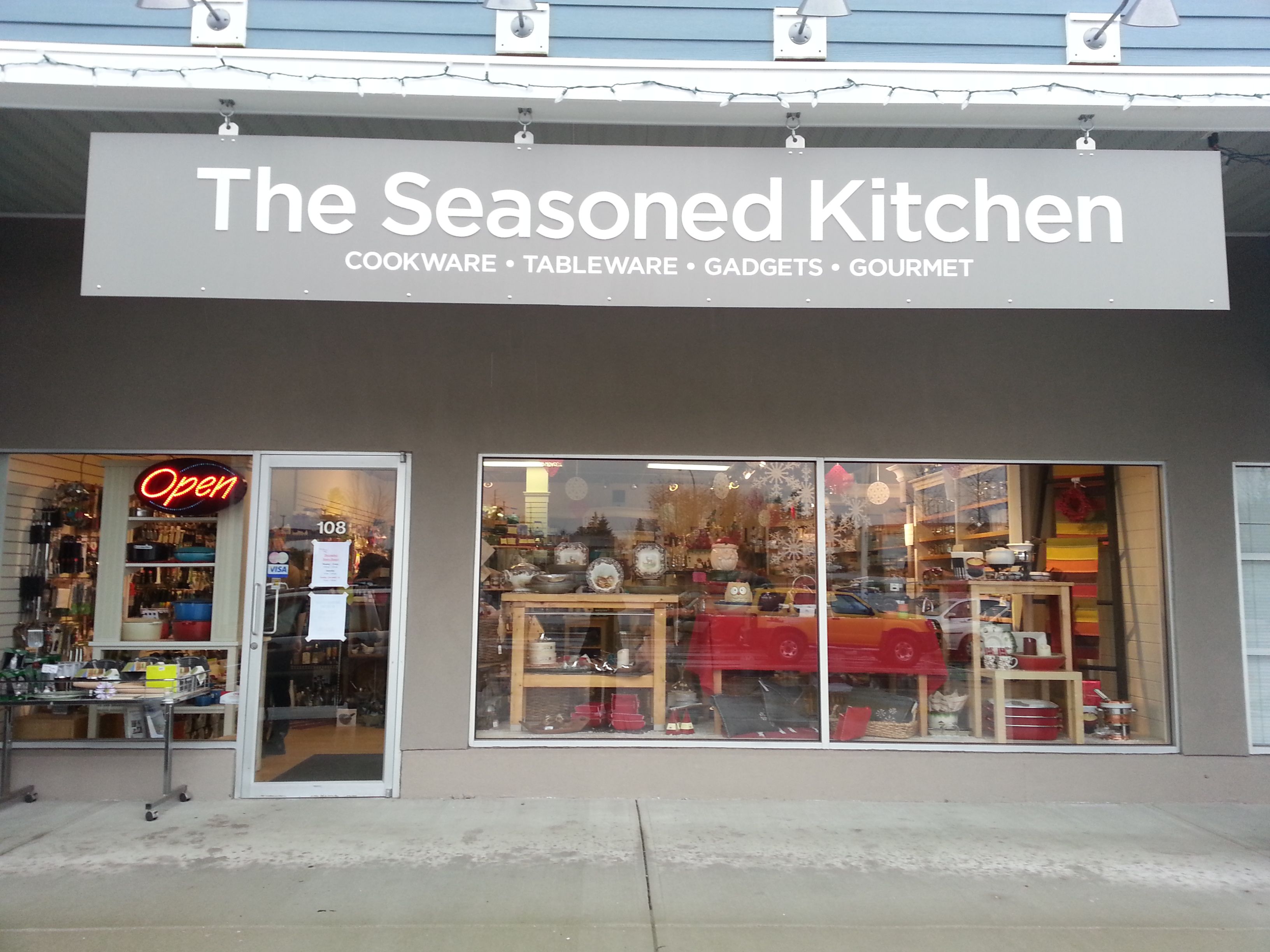 The Seasoned Kitchen - Logo