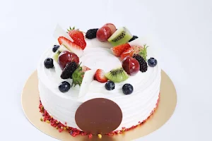 The Treat Cake Shop - Logo