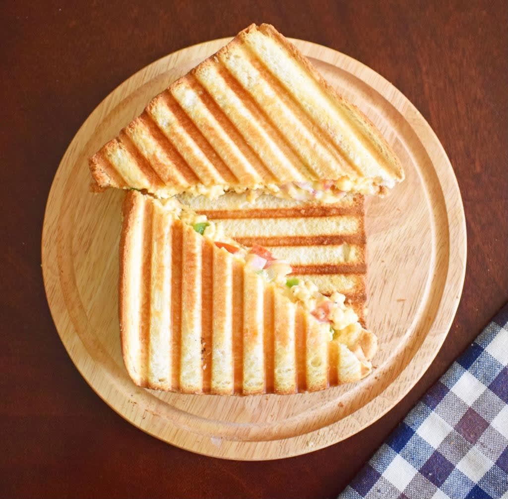 The Vegu s Cafe - Logo