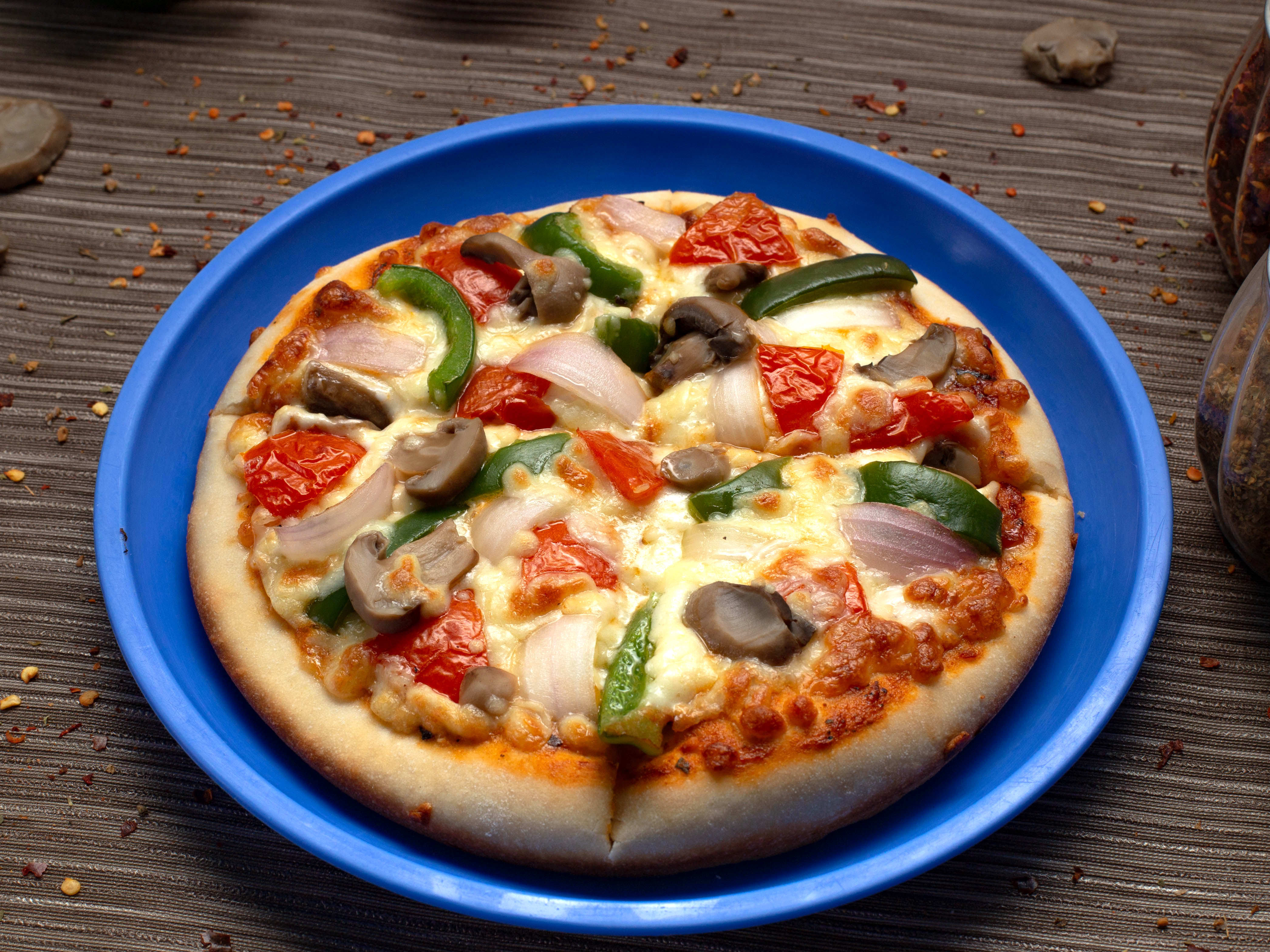 THIN CRUST - Logo