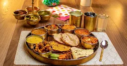 Tiffin N Thali - Logo
