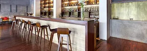 Tiffin Bar - Holiday Inn & Suites - Logo