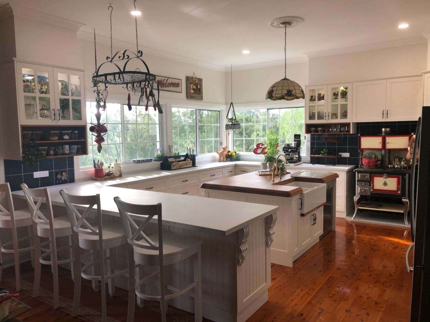 Timbertown Kitchens & Glass - Logo
