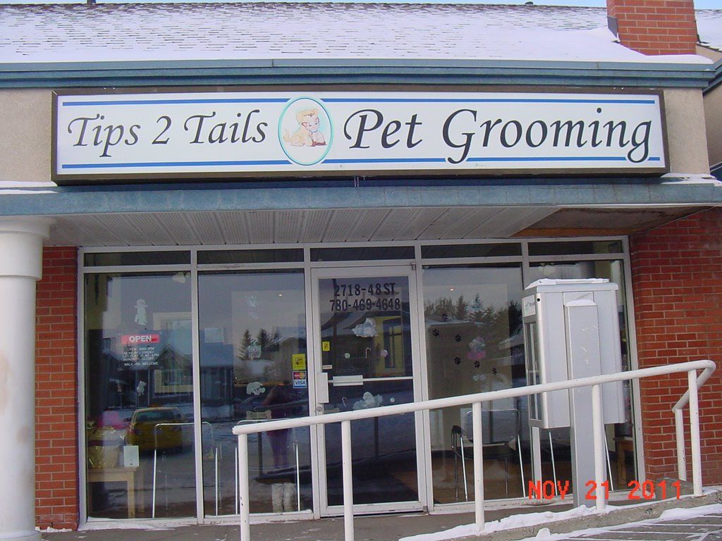 TIPS 2 TAILS PET GROOMING - Logo