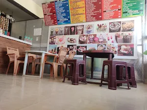 Tipsy Lassi Shop - Logo