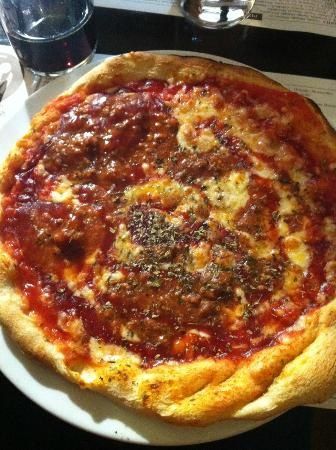 Tito&s;s Pizza &a; Wings - Logo