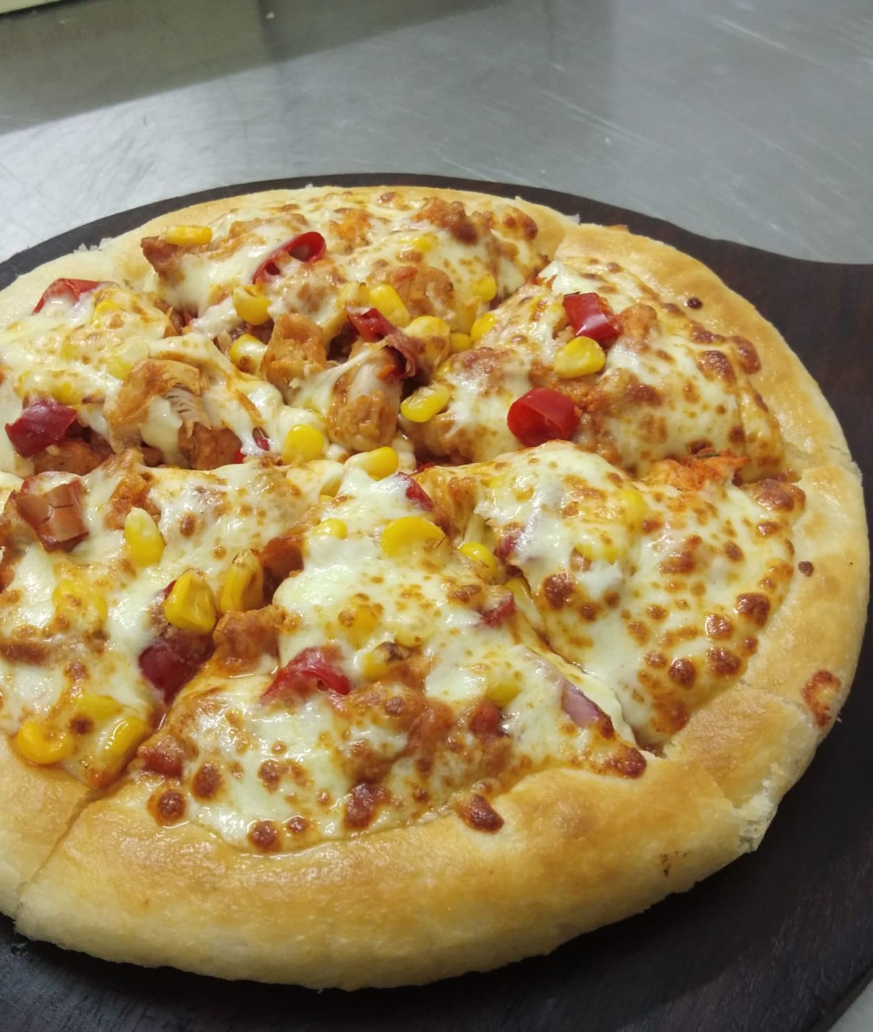 TOMOZ PIZZA - Logo