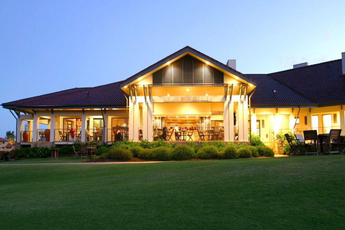 T On Course @ Pelican Waters Golf Club - Logo