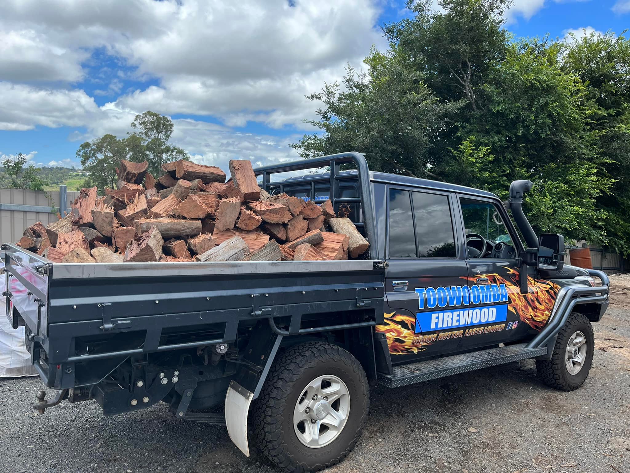 Toowoomba Firewood - Logo