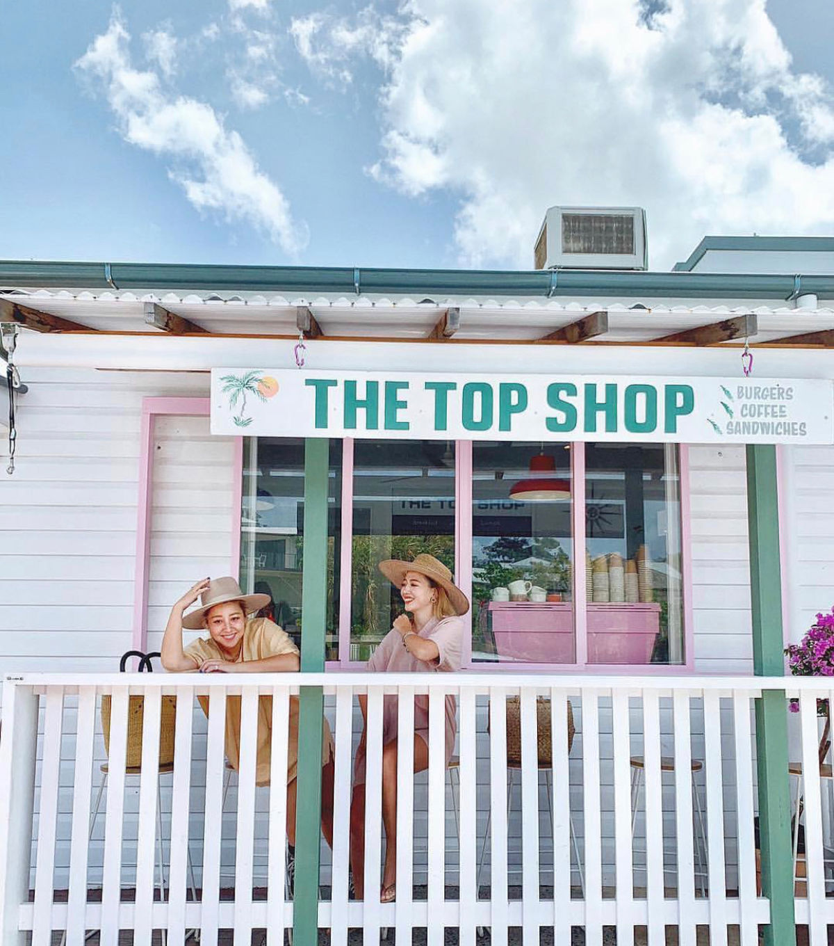 Top Shop Byron Bay - Logo