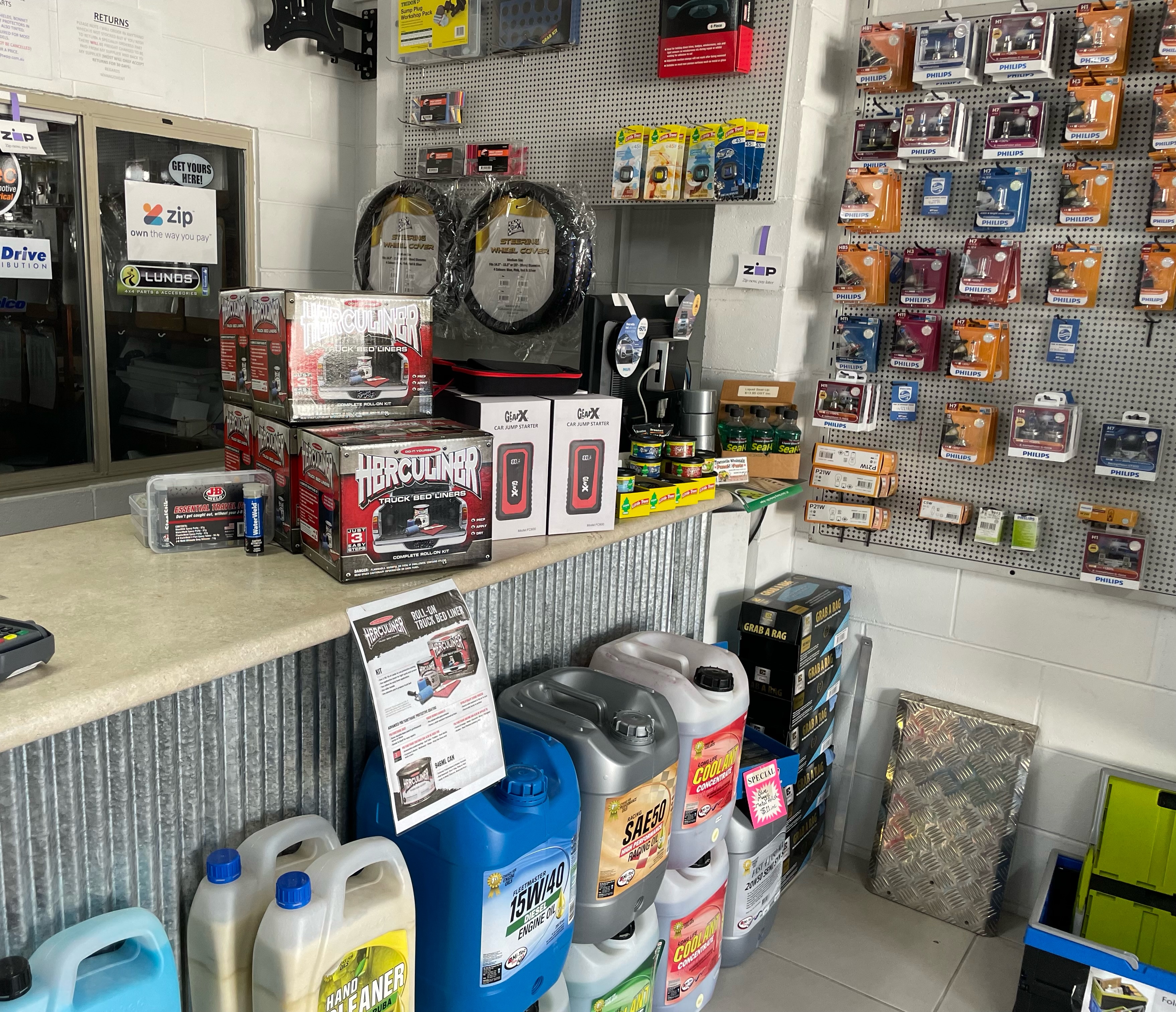 Townsville Wholesale Panel and Parts - Logo
